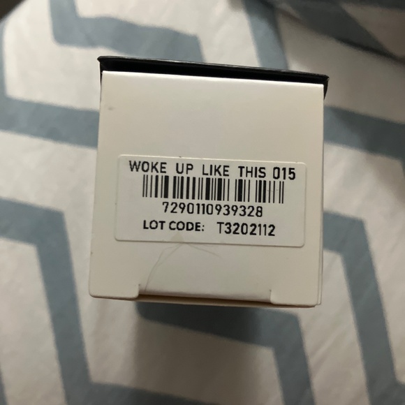 Unopened Woke Up Like This Foundation - shade 015 - Picture 2 of 4